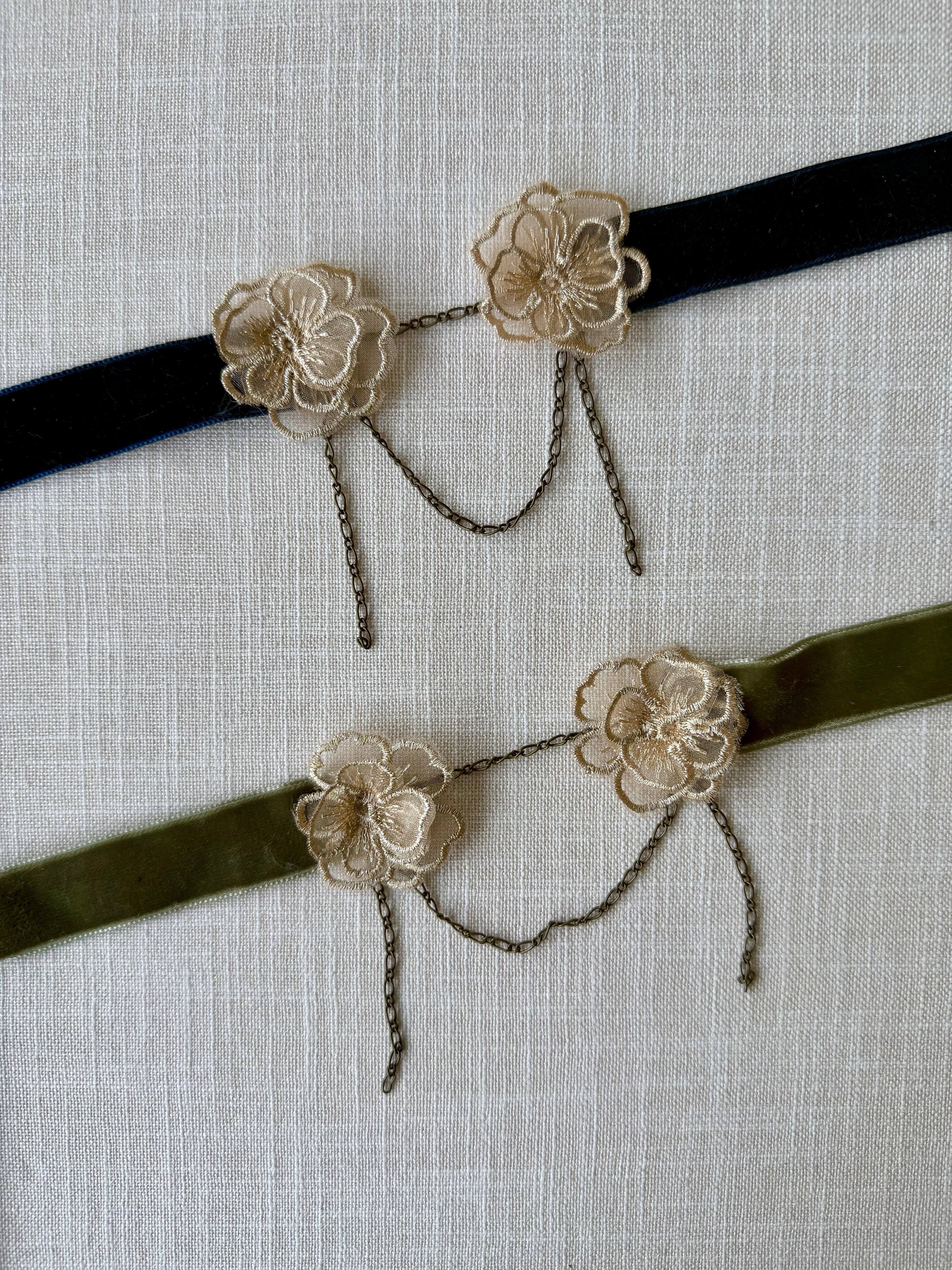 Choker Camelia