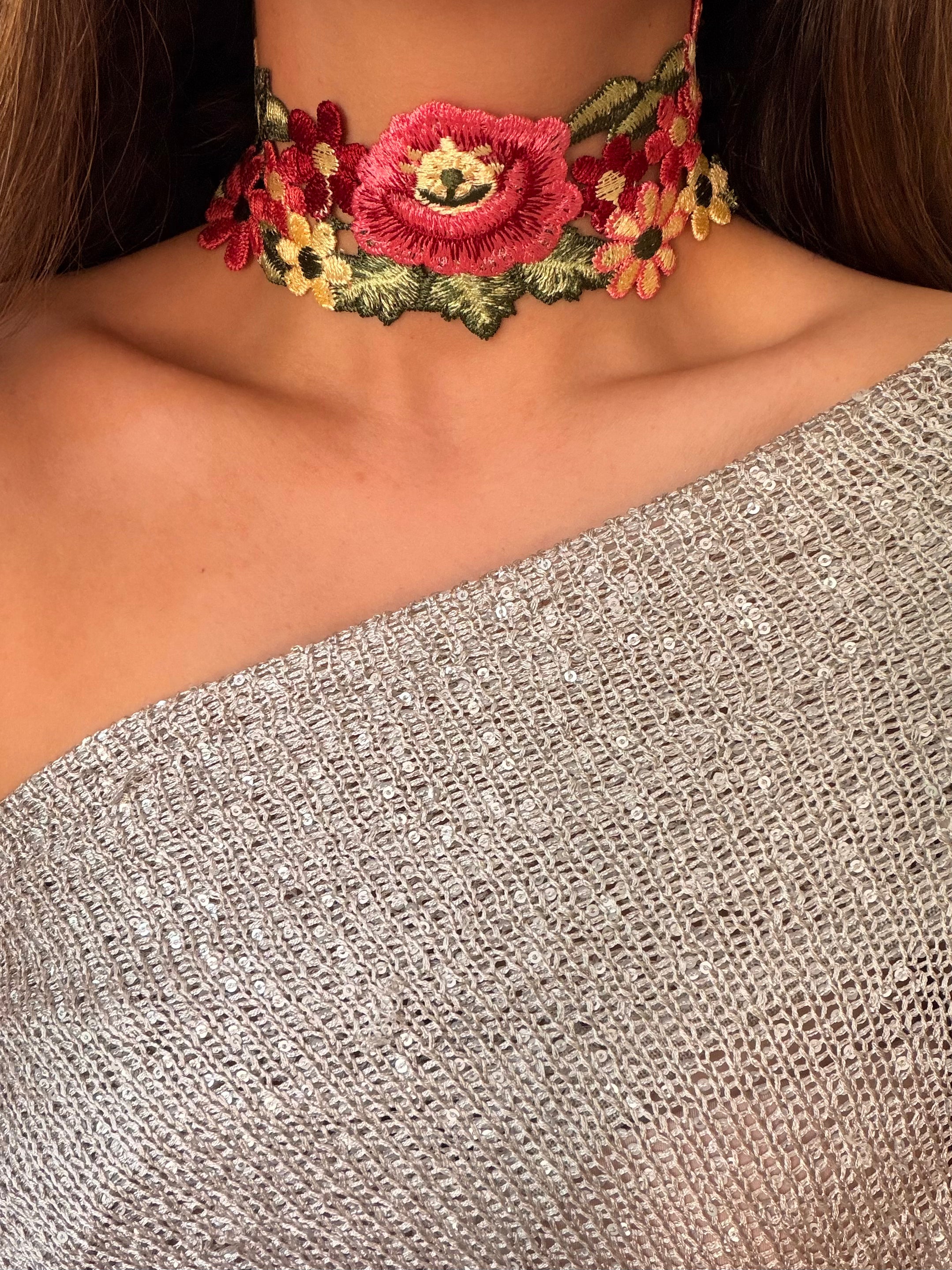choker hibiscus